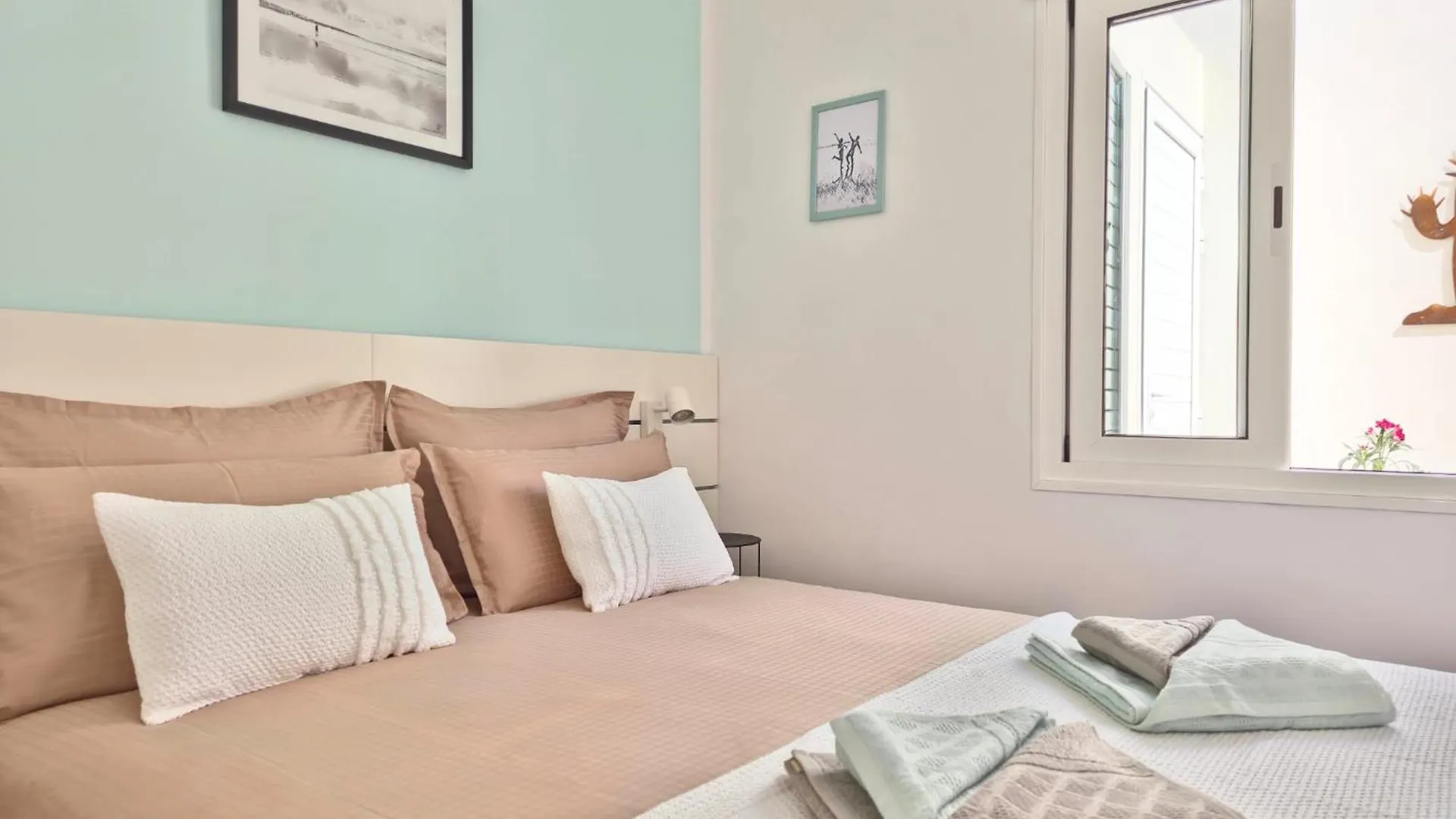 Bungalow Aqua Sol - Playa Roca Residence - Sea Front Access - Free Ac - Wifi Costa Teguise 0*,  Spain