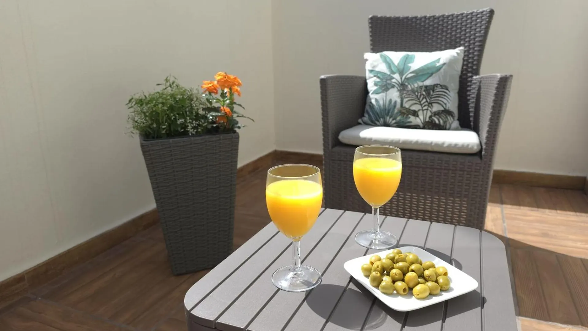 Bungalow Aqua Sol - Playa Roca Residence - Sea Front Access - Free Ac - Wifi Costa Teguise 0*,  Spain
